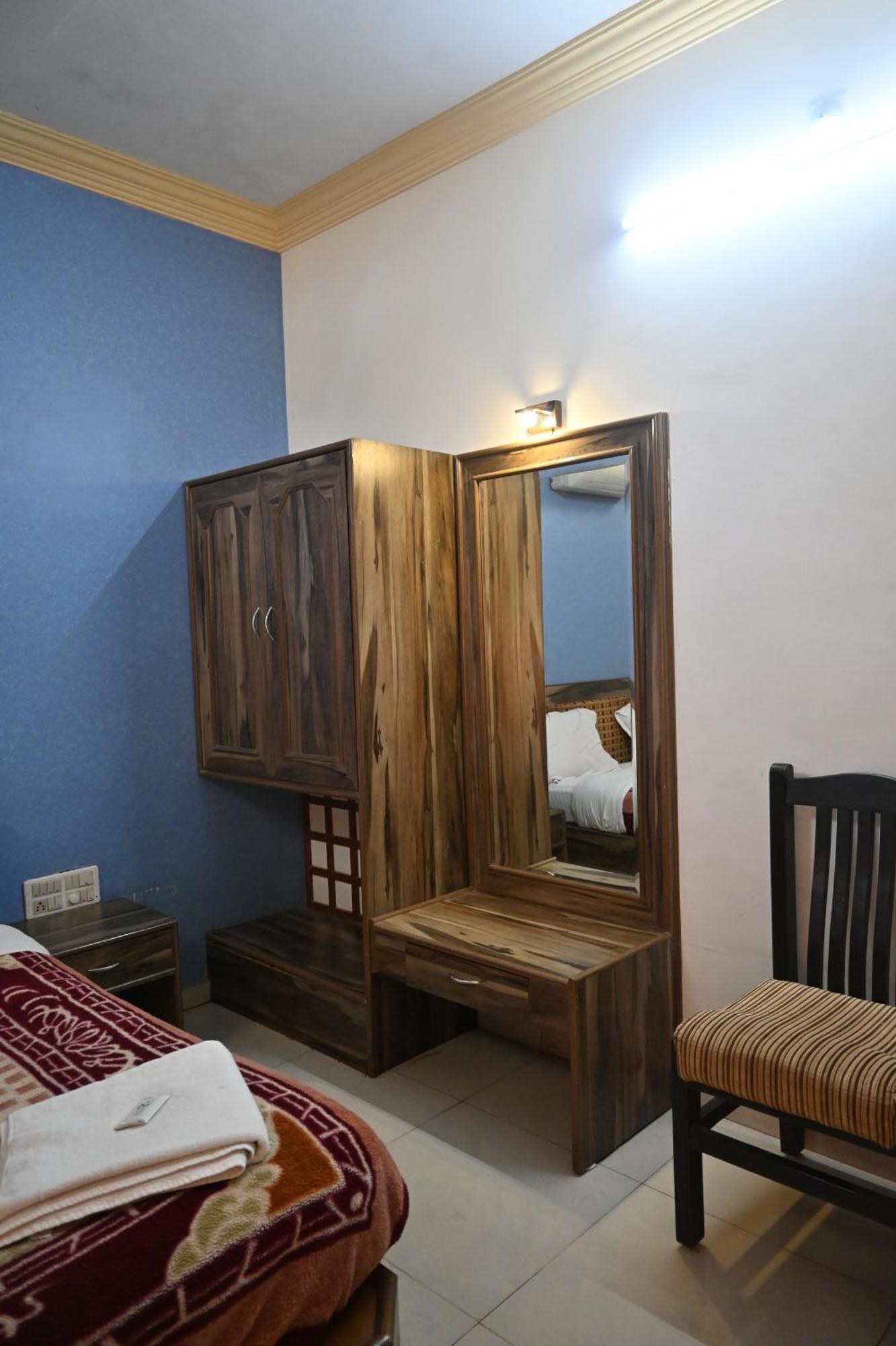 Hotel Ashlesh Manipal Exterior photo