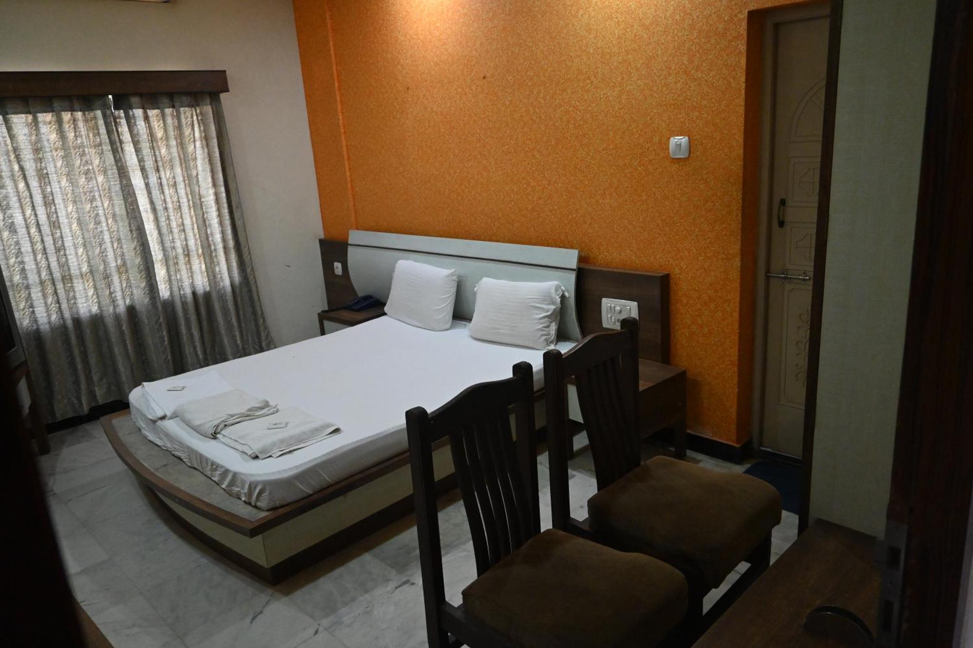 Hotel Ashlesh Manipal Exterior photo